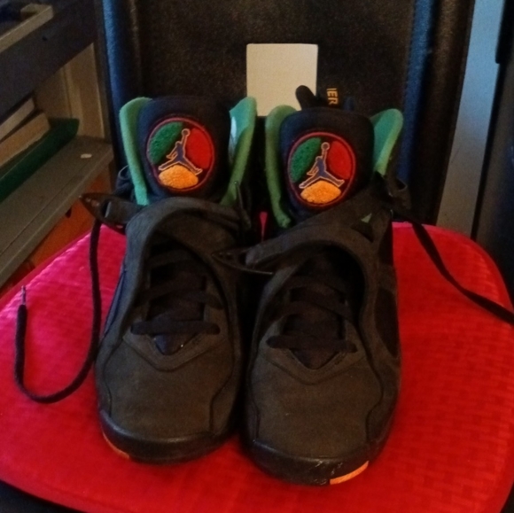 Air Jordans black